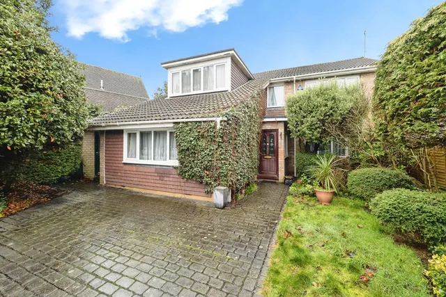 Monkhams Avenue, Woodford Green, IG8, photo 1