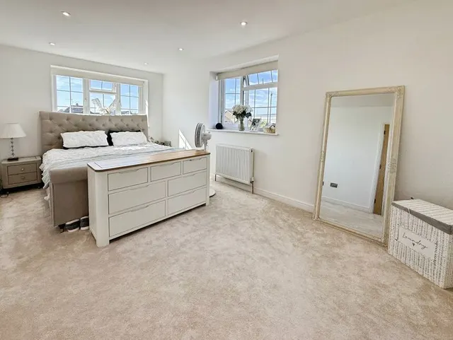 Photo 3 — Glenbank Close, Lincoln, LN6