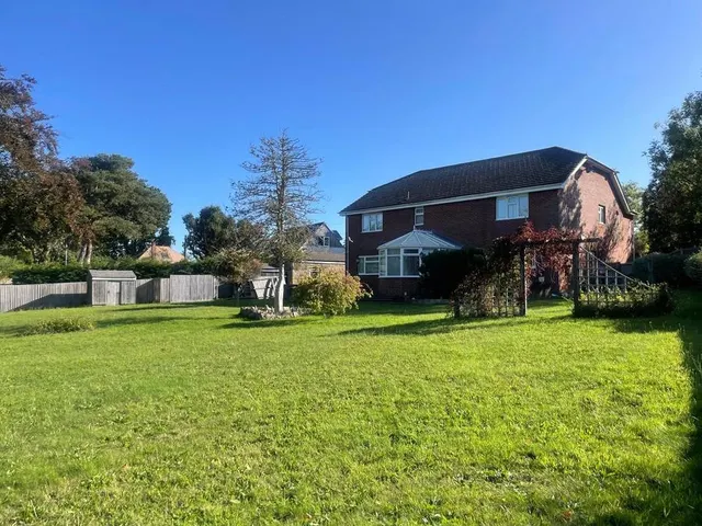 Fishbourne Lane, Fishbourne, PO33, photo 1