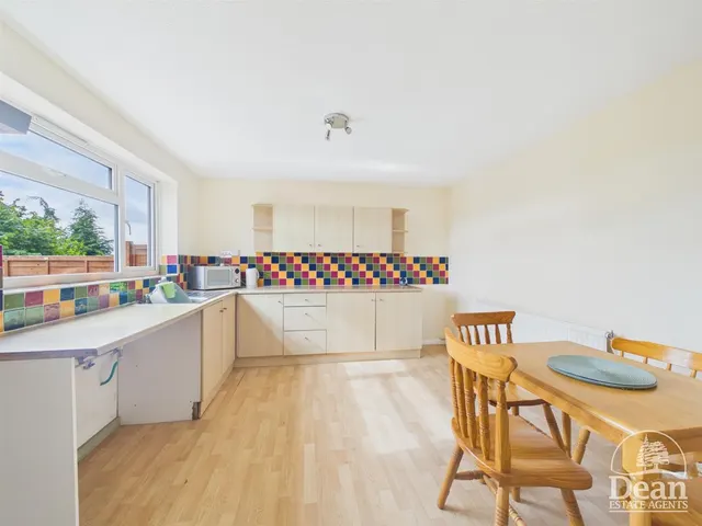 Morris Close, Yorkley, GL15, photo 2