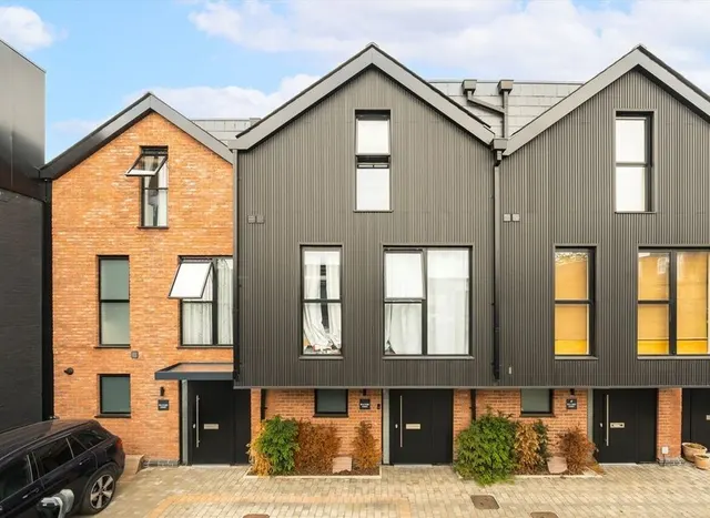 Caxton Road, Wimbledon, SW19, photo 1