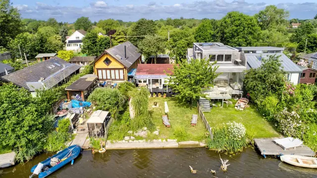 Wheatleys Ait, Lower Sunbury, TW16, photo 1