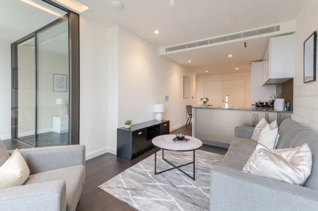 Bondway, Nine Elms, SW8, photo 3