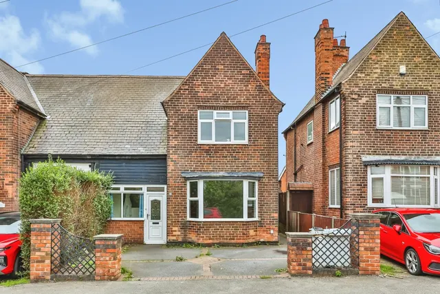 Longfield Lane, Ilkeston, DE7, photo 1