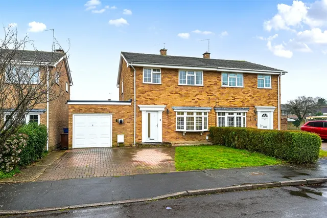 Polden Close, Farnborough, Hampshire, GU14 9HN, photo 1