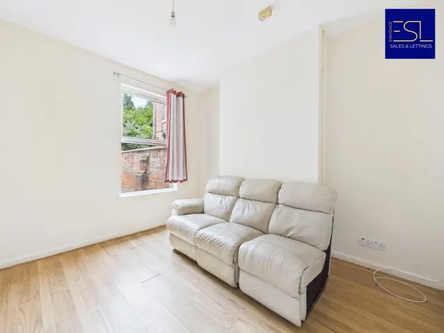 Photo 2 — City Centre HMO For Sale.