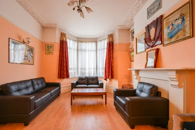 134 Wightman Road, London, photo 1