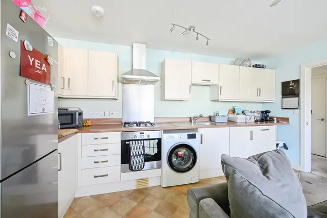Kingston Road, Leatherhead, KT22, photo 3