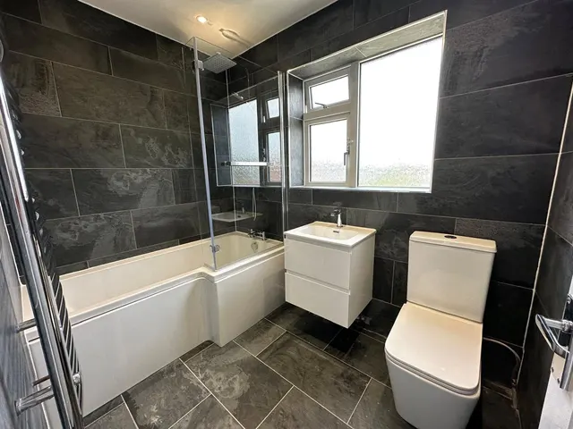 Photo 2 — Highworth Crescent, Yate, Bristol, Gloucestershire, BS37