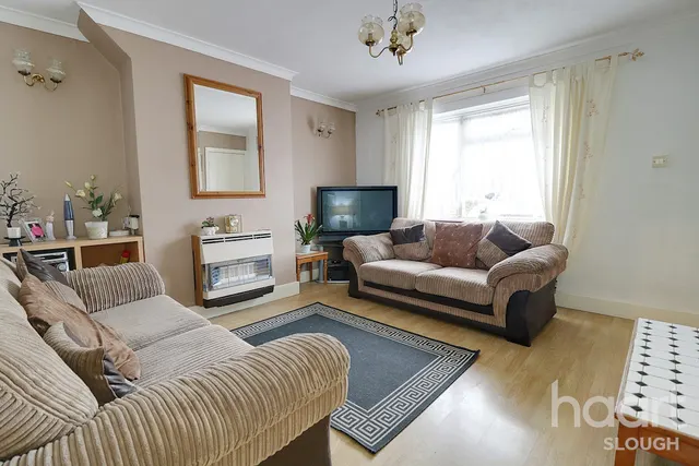 Hazlemere Road, Slough, SL2, photo 2