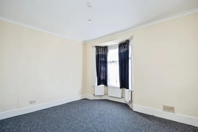 Herbert Street, London, E13, photo 3