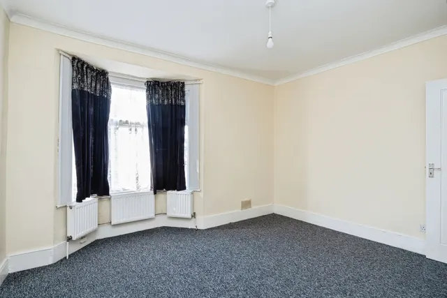 Herbert Street, London, E13, photo 2