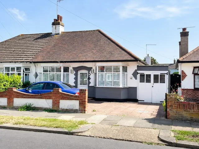 Stuart Road, Southend On Sea, photo 1