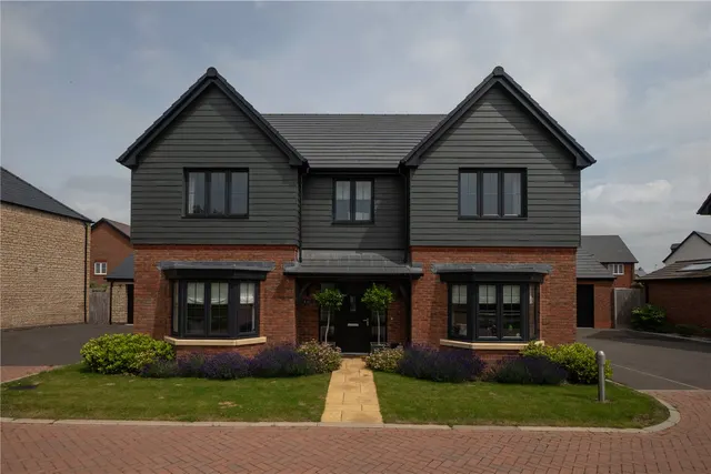 Atkinson Close, Shackleton Village, CV37, photo 1