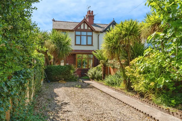 Chester Road, Little Sutton, Ellesmere Port, photo 1