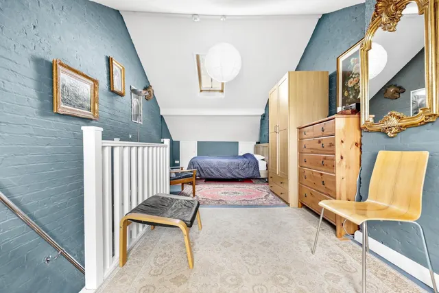 Photo 2 — Queens Road, Buckhurst Hill, IG9 5BY