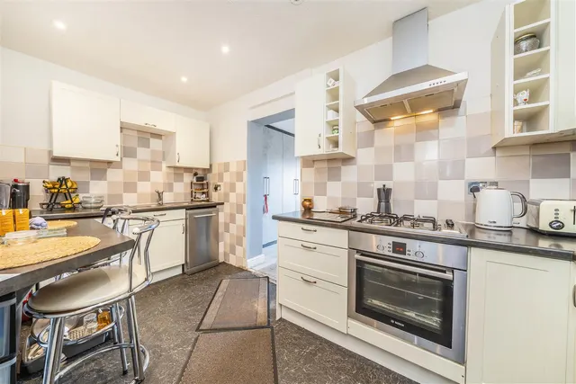 Hilliards Road, Uxbridge, UB8, photo 3
