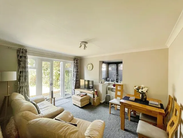 Photo 3 — Hazel Court, Chalfont Road, Hertfordshire, WD3