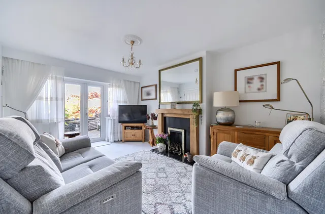 Warrington Road, Paddock Wood, TN12, photo 2