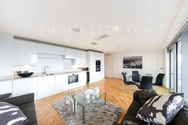 Commercial Road, Tower Hamlets, E1, photo 2