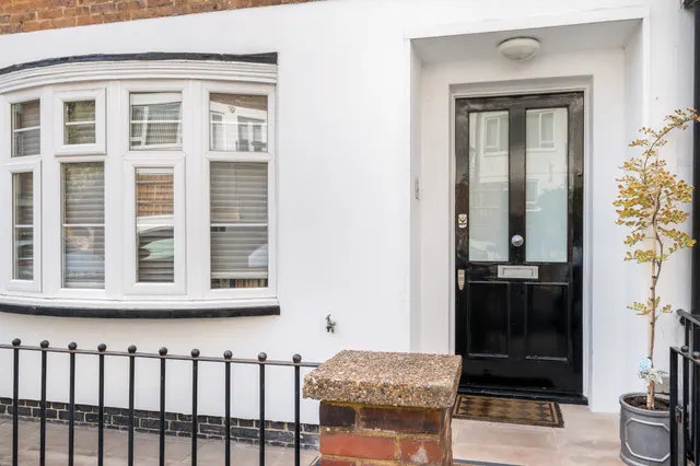 Phillimore Gardens Close, London, W8, photo 3