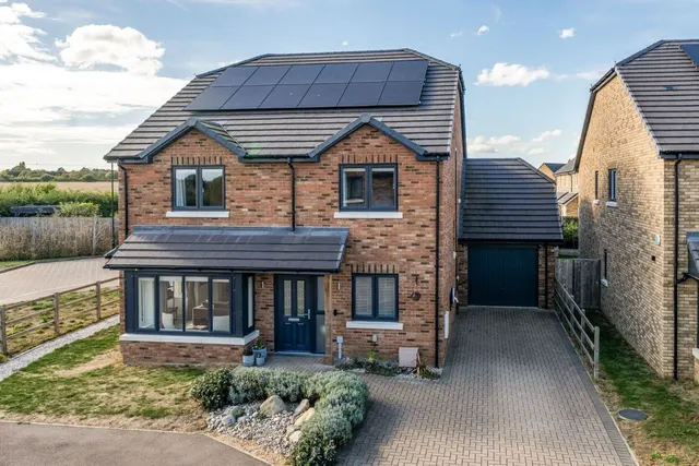 4 bedroom house, Clifton Central, SG17