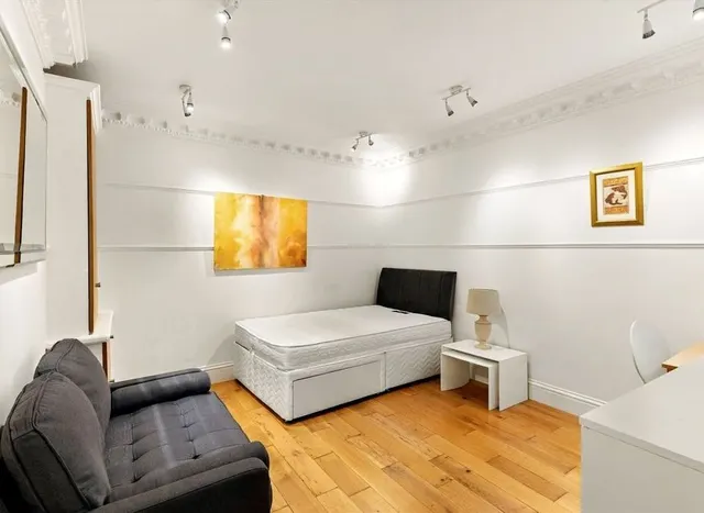 Holland Park Gardens, West Kensington, W14, photo 2