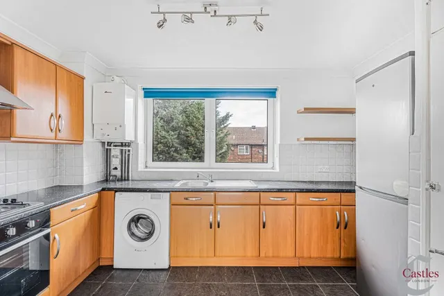 Asplins Road, Tottenham, N17, photo 2