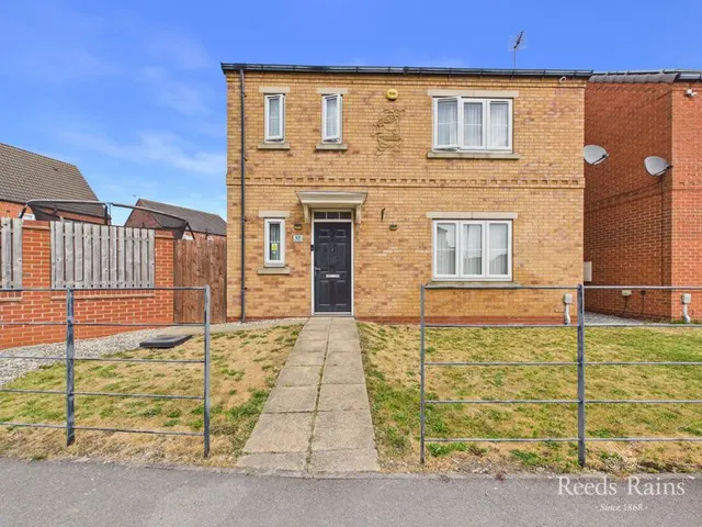 3 bedroom house — Richmond Lane, Kingswood, East Riding of Yorkshire, HU7
