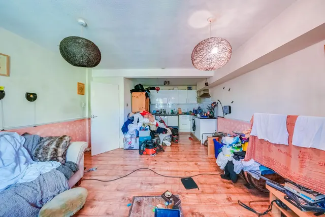 Canadian Avenue, London, SE6, photo 1