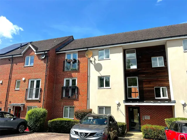 Skippetts Gardens, Basingstoke, RG21, photo 1