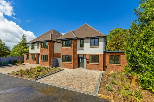 Photo 2 — Loveall House, The Lawns, Banstead, SM7
