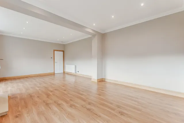 West Chapelton Drive, Bearsden, G61, photo 3