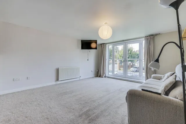 Broadgate Lane, Horsforth, LS18, photo 2