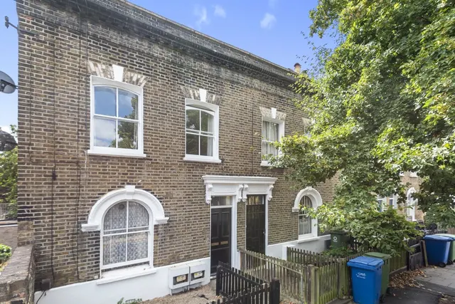Photo 3 — Fort Road, SE1