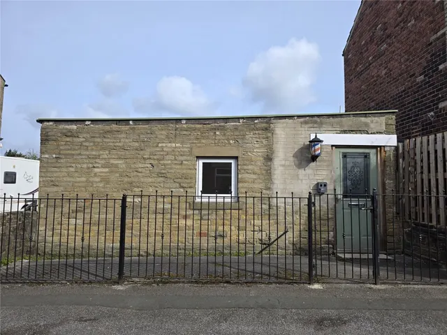 Old Bank Road, Earlsheaton, WF12, photo 1