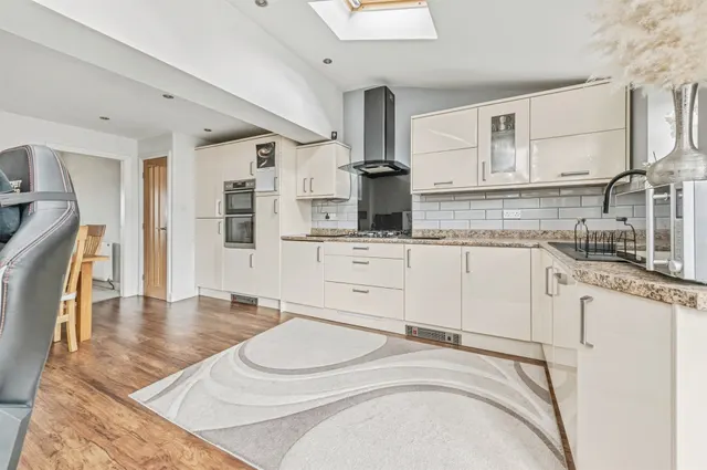 New North Road, Heckmondwike, WF16, photo 3