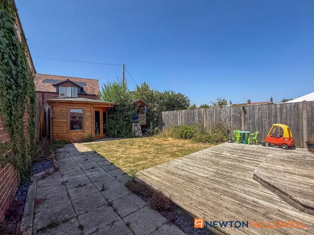 Warwick Road, Balderton, NG24, photo 3