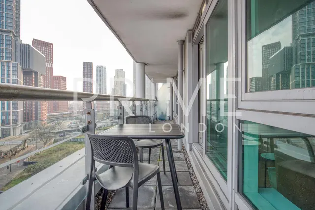 Aquarius House, St. George Wharf, SW8, photo 2