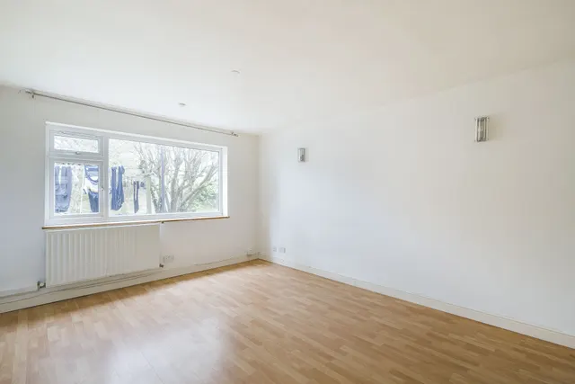 8 Davmor Court, Boston Manor Road, Brentford, photo 1
