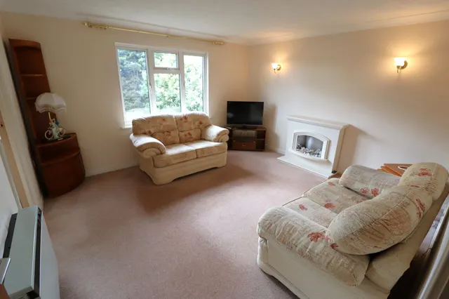 Hilltop Close, Rayleigh, SS6, photo 2