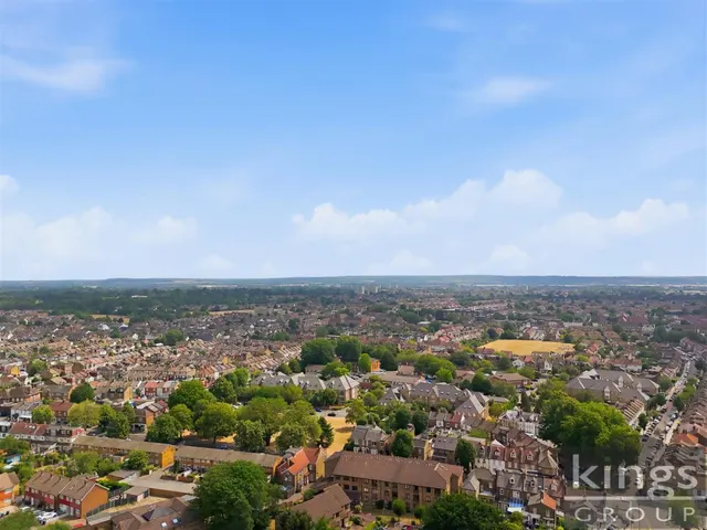 Gordon Hill, Enfield, photo 2