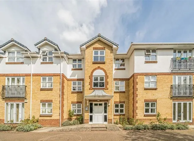 Rosebank Close, Teddington, TW11, photo 1