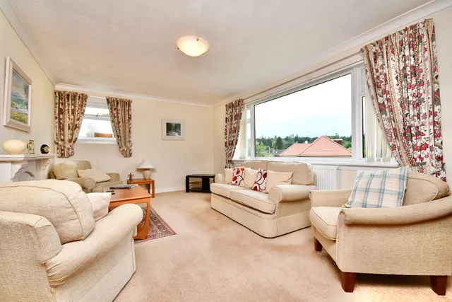 Photo 3 — 40 Taybank Drive, Alloway, KA7 4RL