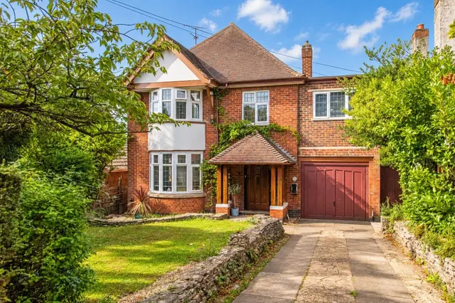Northfield Avenue, Kettering, photo 1