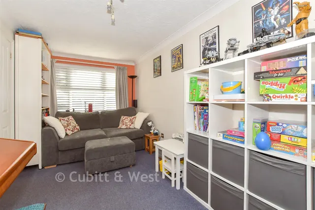 Cranham Avenue, Billingshurst, RH14, photo 3