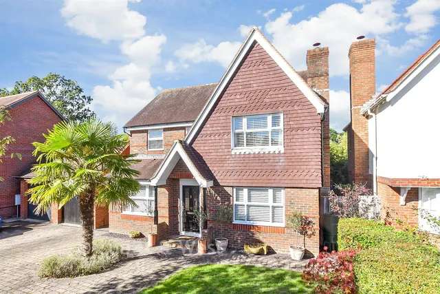 Cranham Avenue, Billingshurst, RH14, photo 1