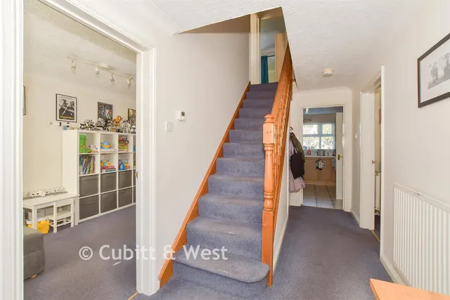 Cranham Avenue, Billingshurst, RH14, photo 2