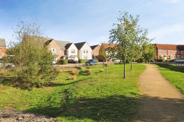 Meadow Crescent, Cotgrave, NG12, photo 2