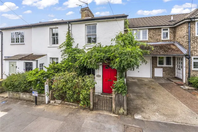 Fourth Cross Road, Twickenham, TW2 5EL, photo 1